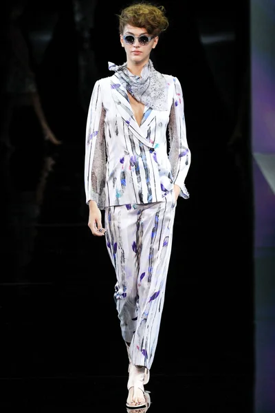 Look 32